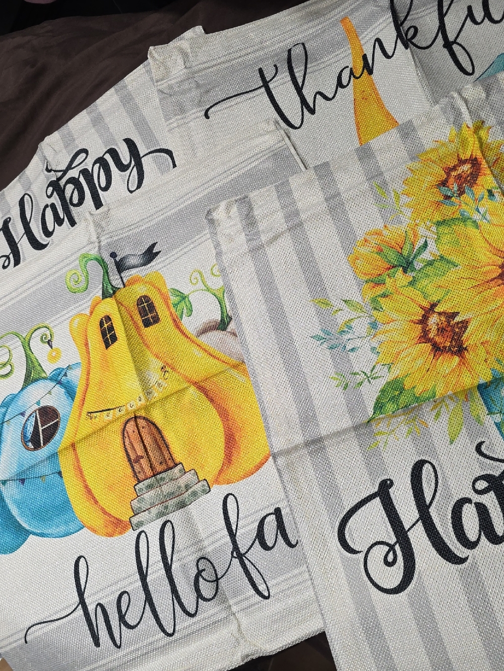 4 Fall Pillow Cases Aprox 17 X 18 Inches Zippered Bottom